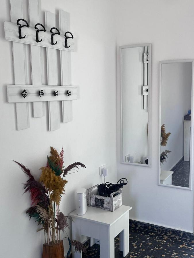 Apartment Diminutif Adamantas (Milos)